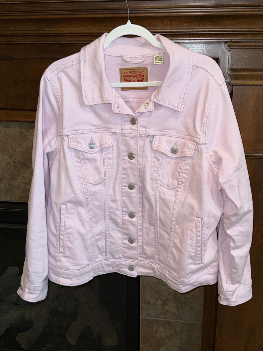Levi’s pink denim trucker jean jacket great twist on classic size 1X runs small